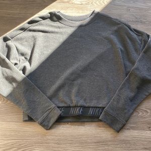 Nike cropped Sweater